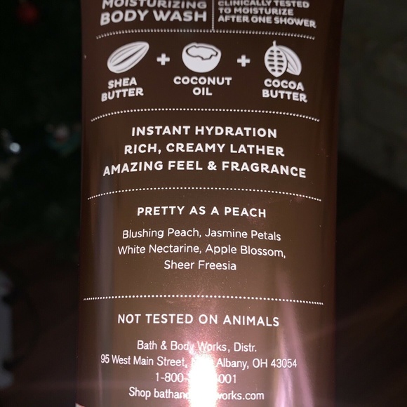 Petty as a Peach Moisturizing Body Wash - Picture 2 of 2